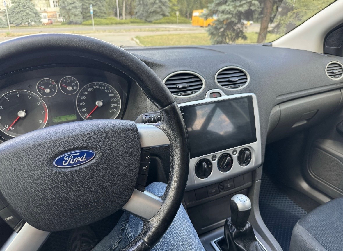 Ford Focus - фото 6