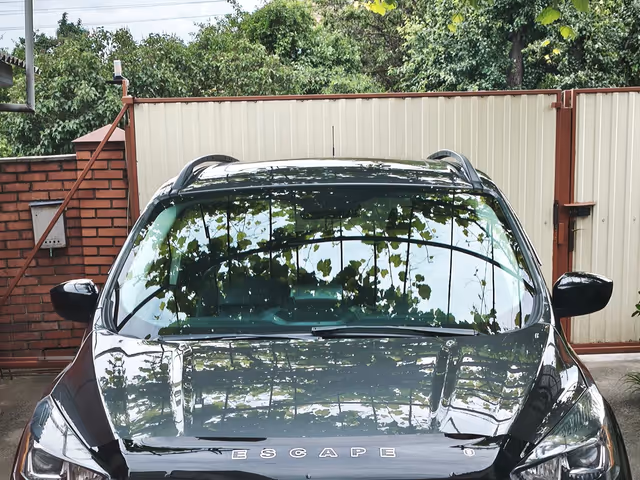 Ford Escape - фото 1