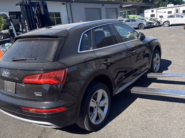 Audi Q5 - фото 3