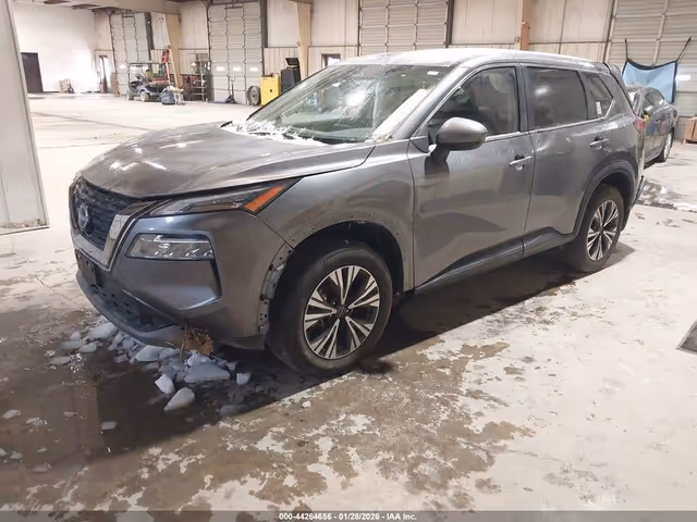 Nissan Rogue - фото 1