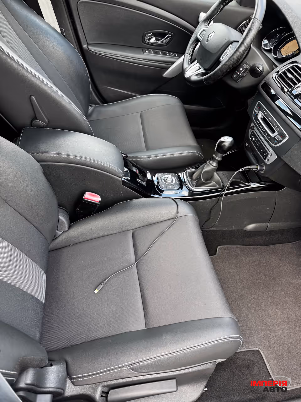 Renault Megane - фото 10