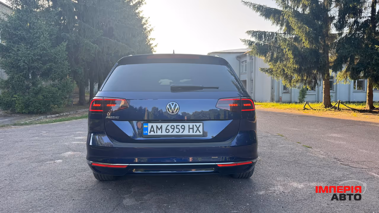 Volkswagen Passat - фото 4