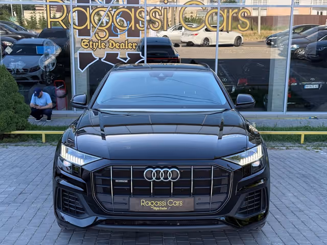 Audi Q8 - фото 4