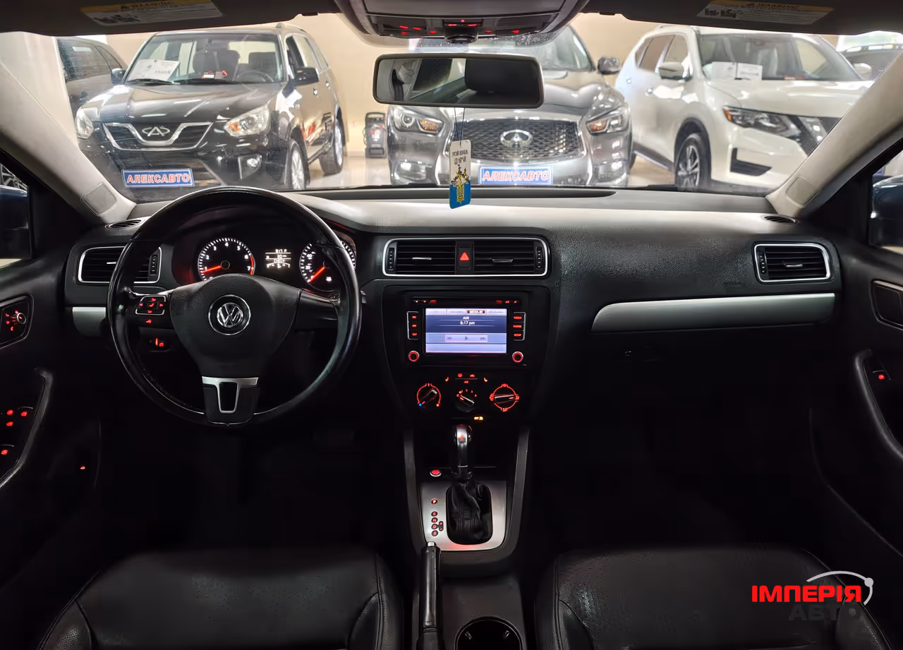 Volkswagen Jetta - фото 11