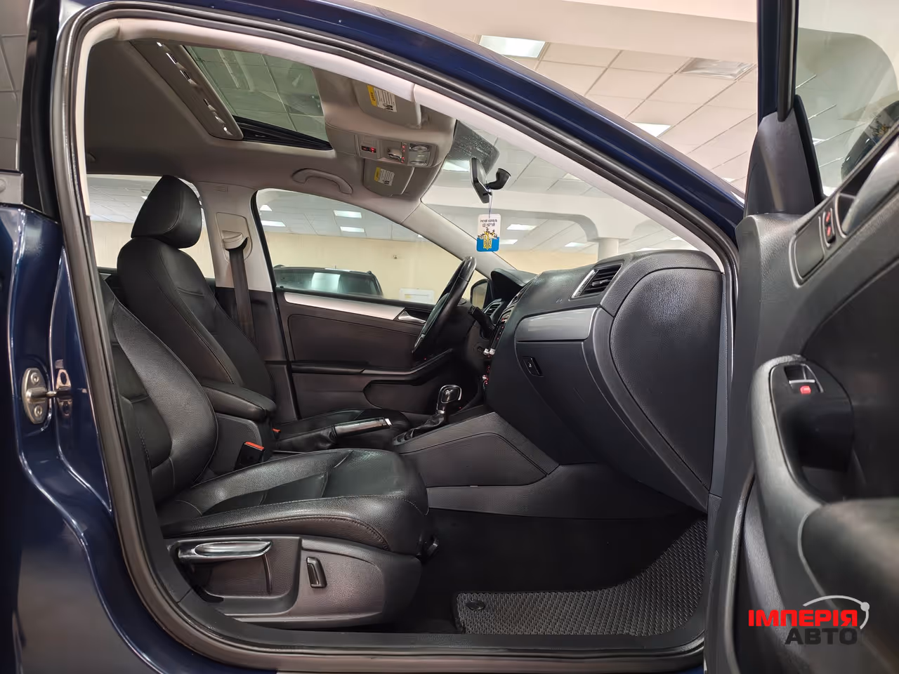 Volkswagen Jetta - фото 7