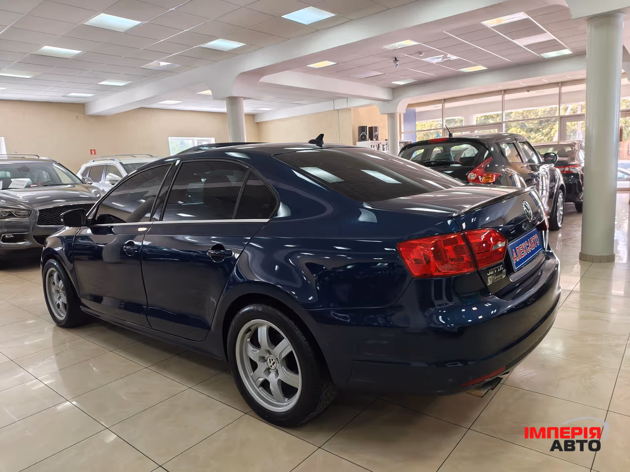 Volkswagen Jetta - фото 2