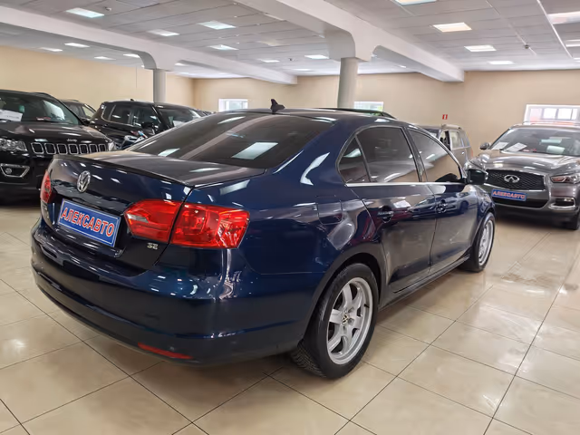 Volkswagen Jetta - фото 4