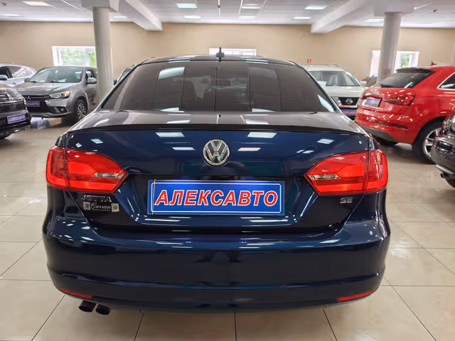 Volkswagen Jetta - фото 3