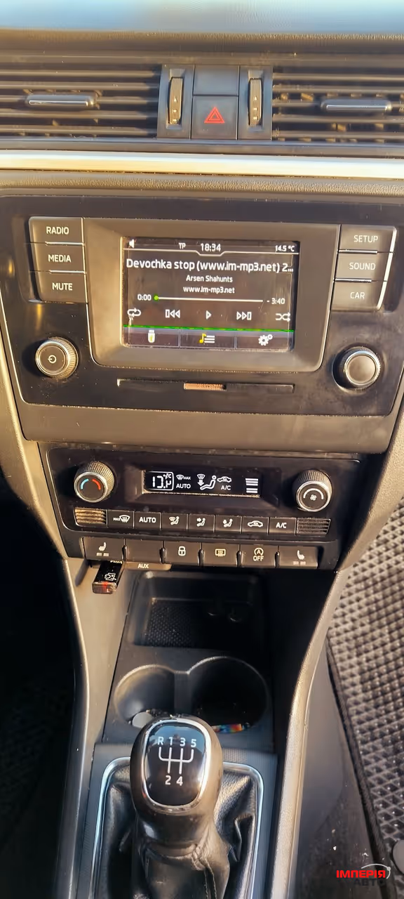 Skoda Rapid - фото 11