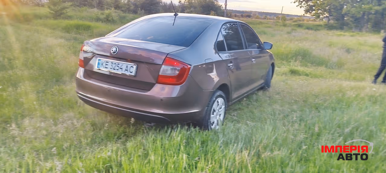 Skoda Rapid - фото 15
