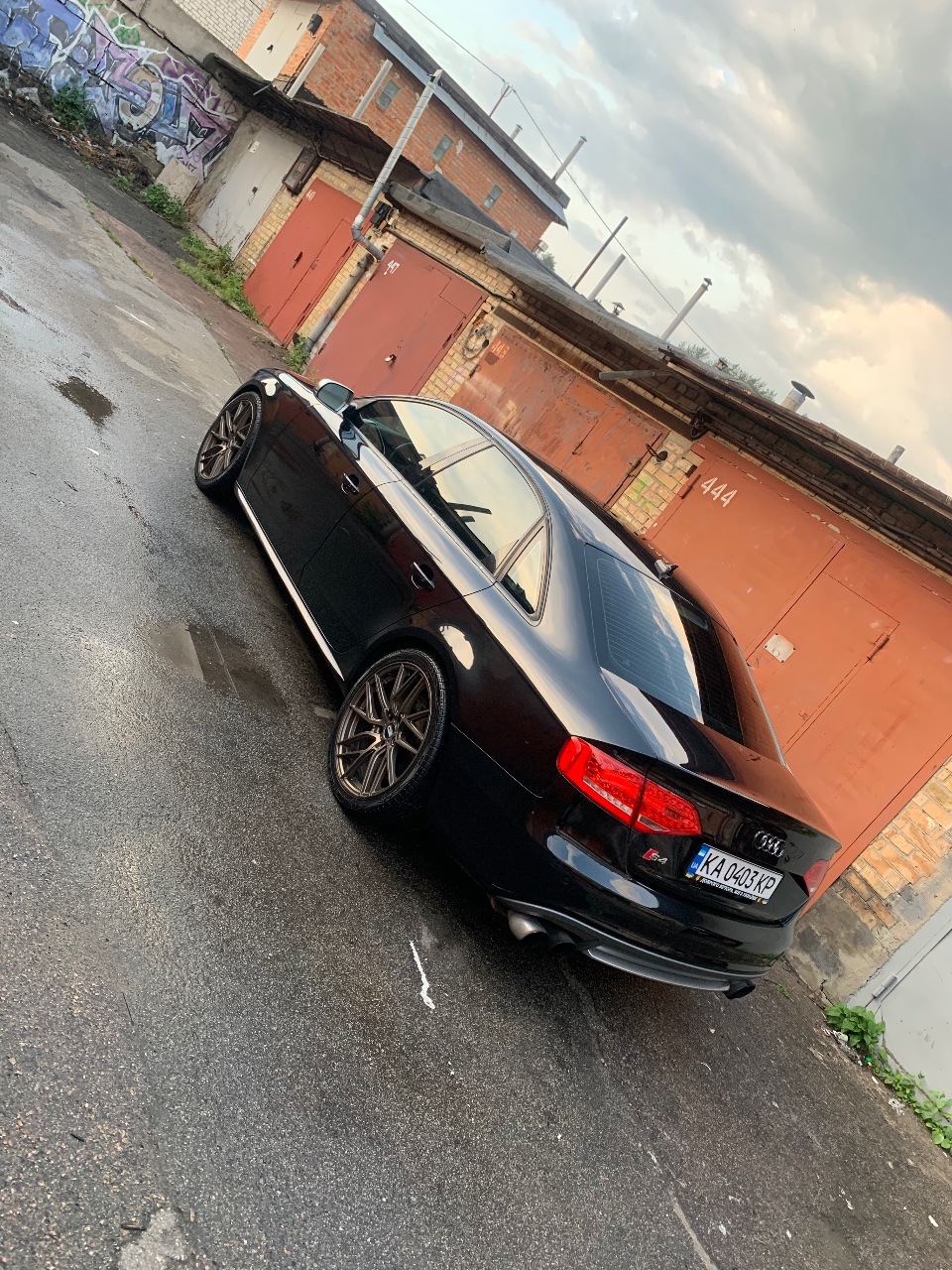 Audi S4 - фото 1