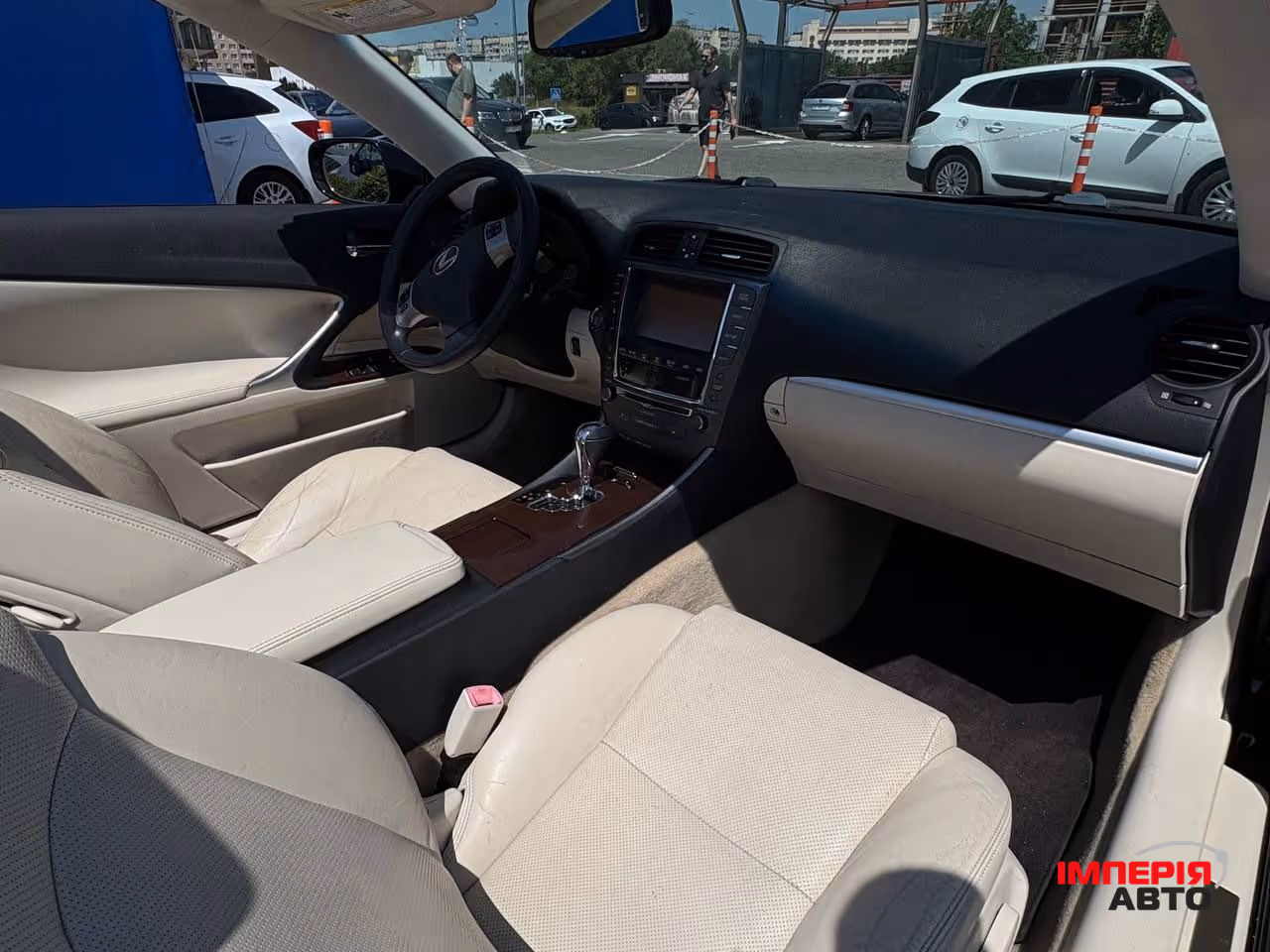 Lexus IS - фото 2