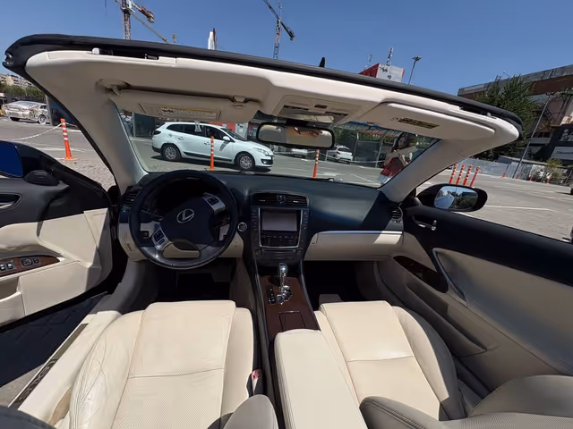 Lexus IS - фото 4