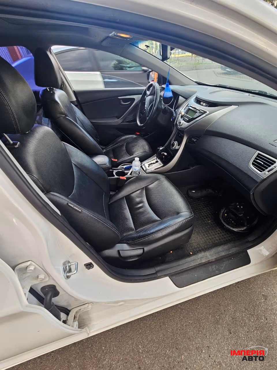 Hyundai Elantra - фото 3