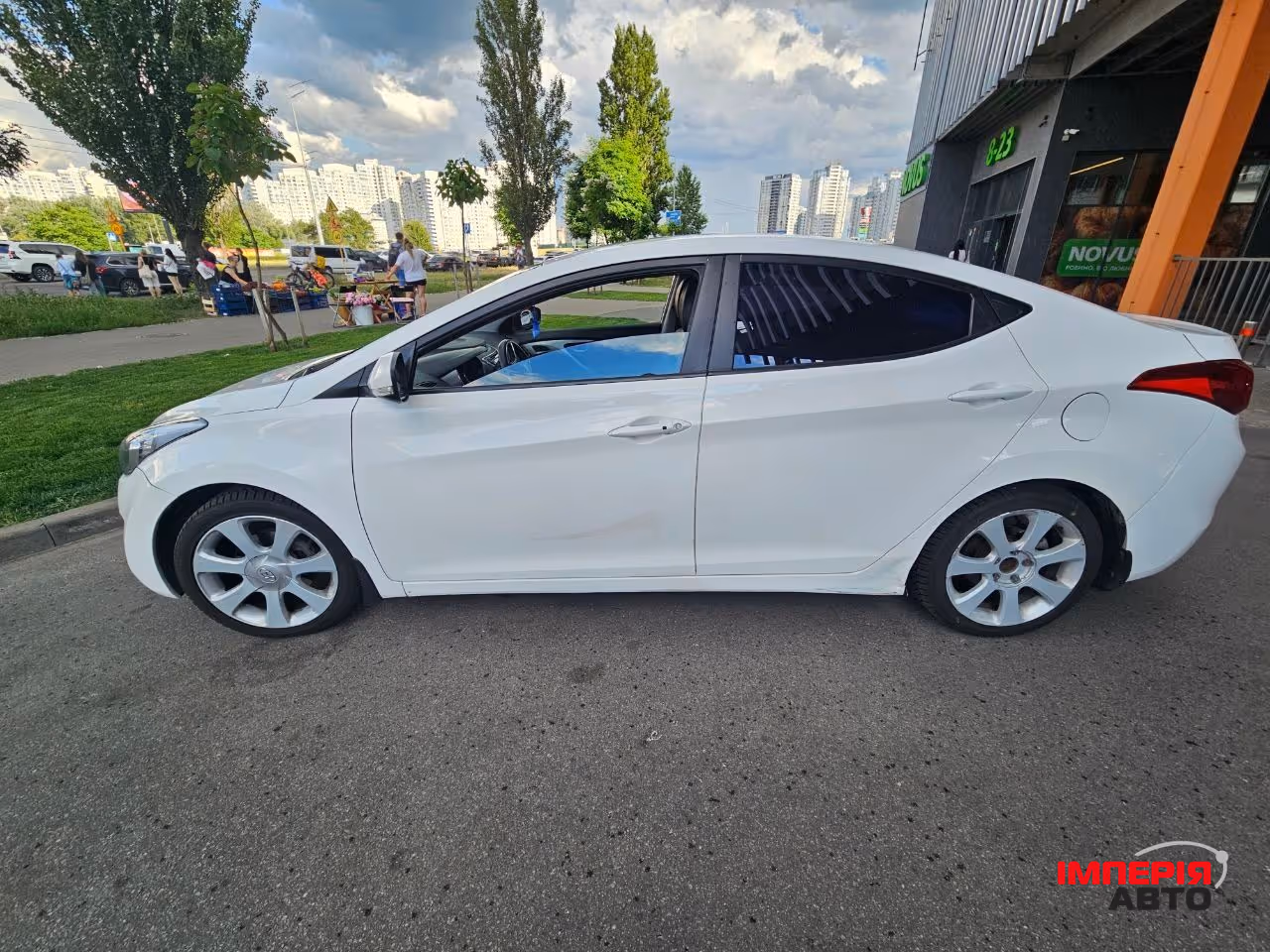 Hyundai Elantra - фото 2