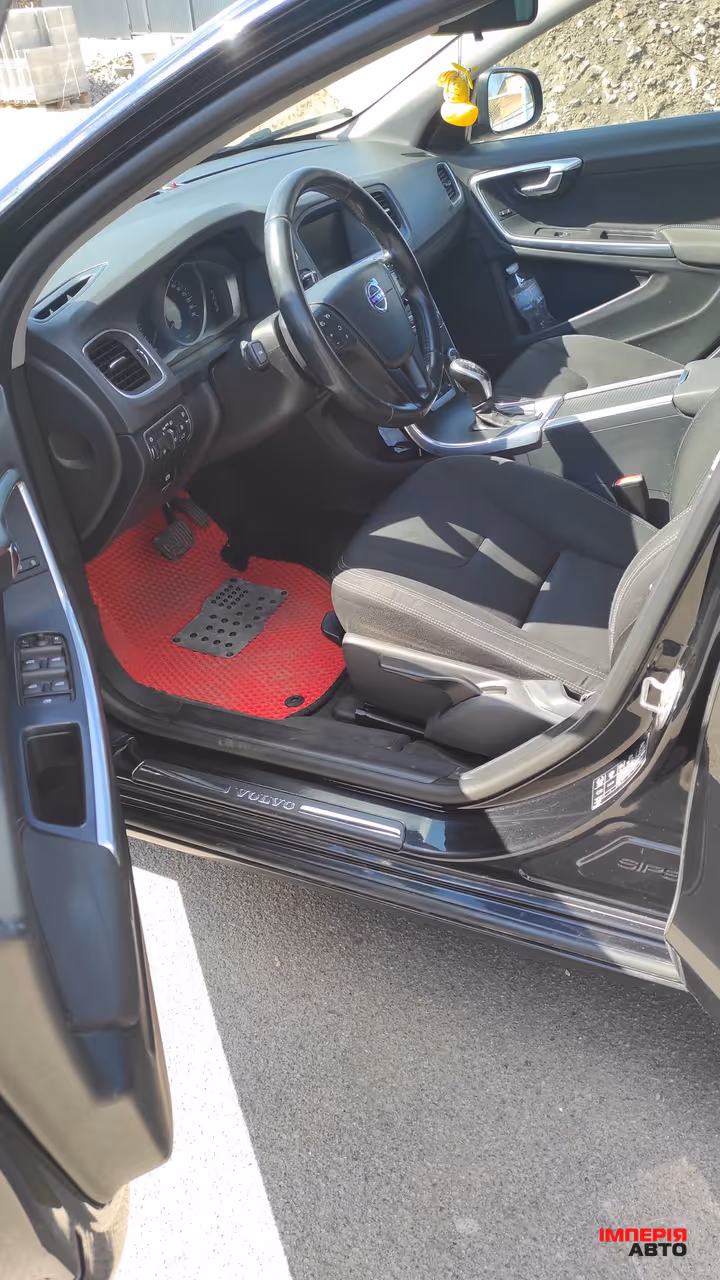 Volvo V60 - фото 11