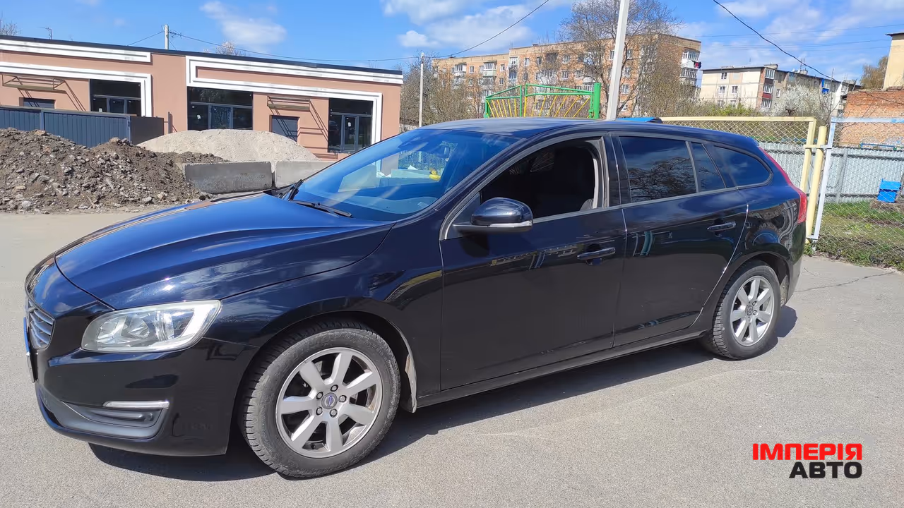 Volvo V60 - фото 12