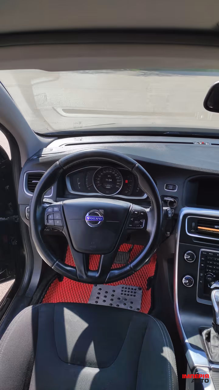 Volvo V60 - фото 8