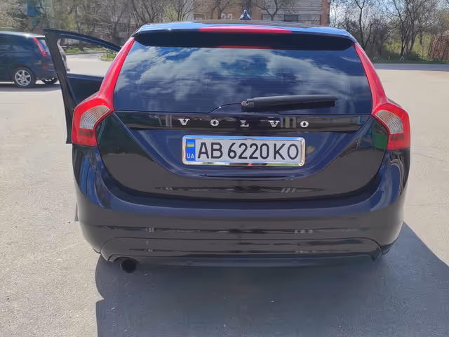 Volvo V60 - фото 3