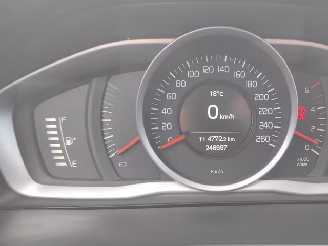 Volvo V60 - фото 4