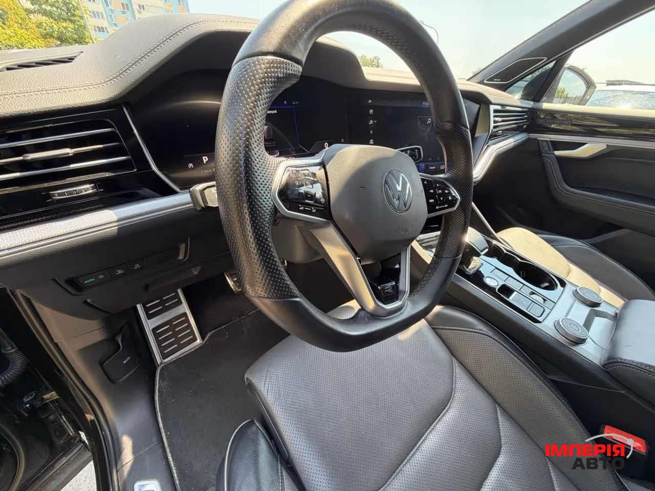 Volkswagen Touareg - фото 18