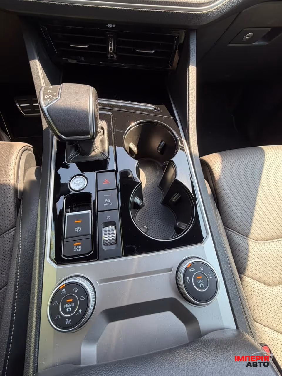 Volkswagen Touareg - фото 11