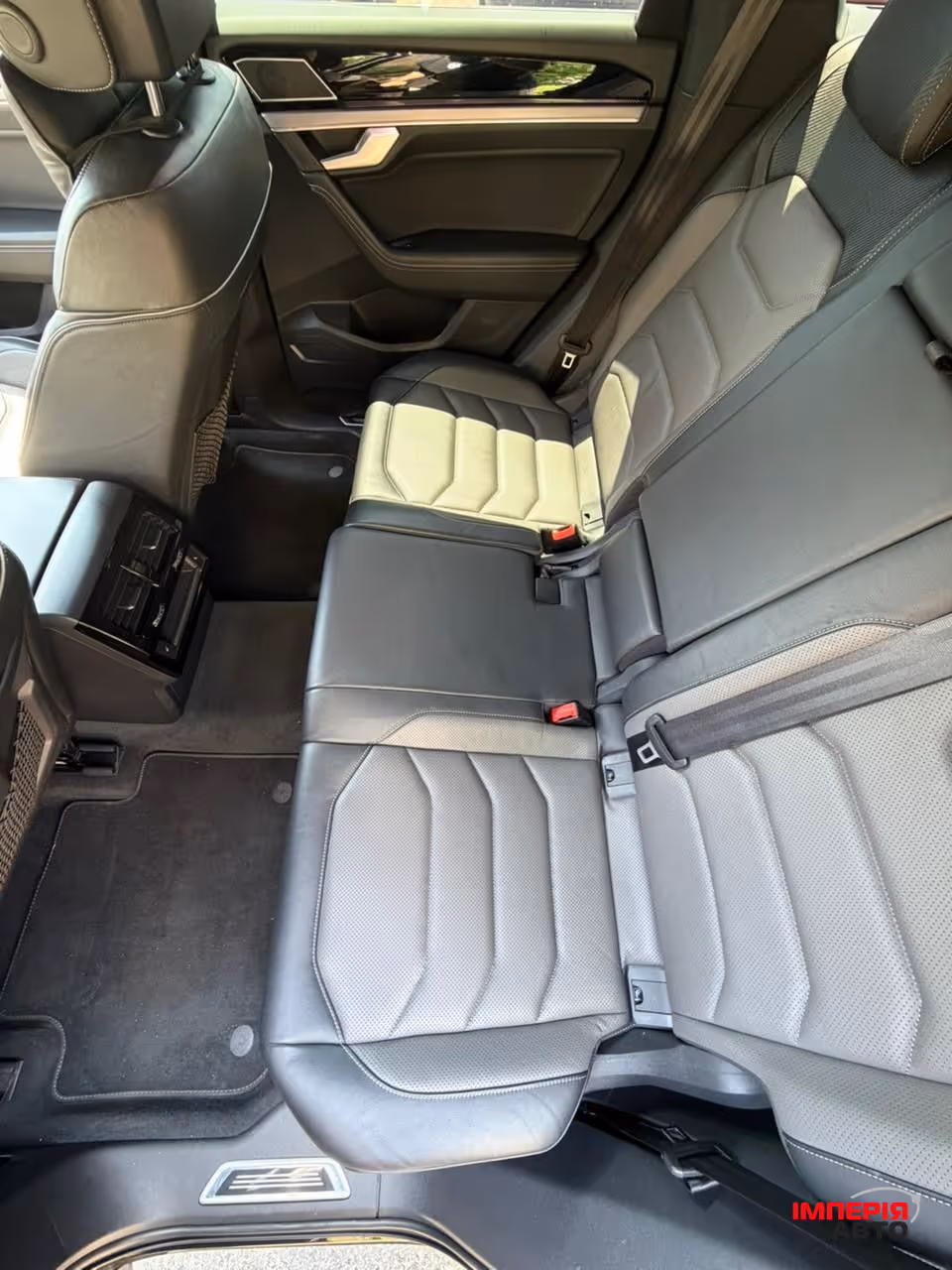 Volkswagen Touareg - фото 15