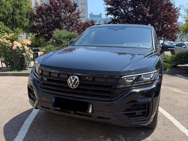 Volkswagen Touareg - фото 2