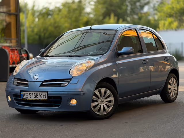 Nissan Micra - фото 1