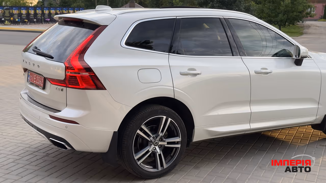 Volvo XC60 - фото 12