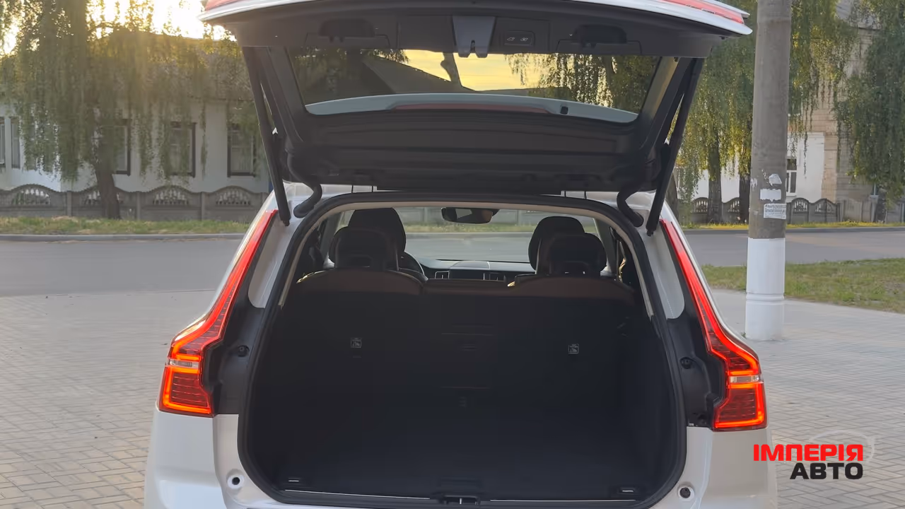 Volvo XC60 - фото 22