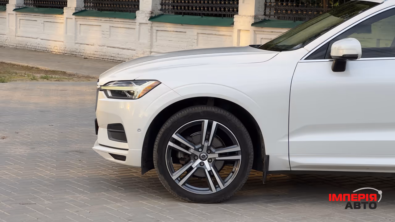 Volvo XC60 - фото 10