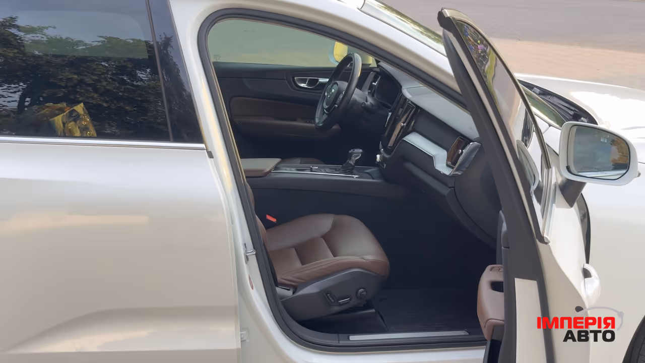 Volvo XC60 - фото 15