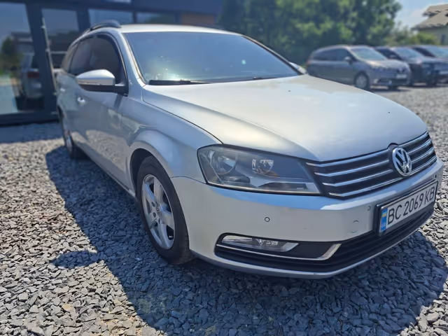 Volkswagen Passat - фото 3