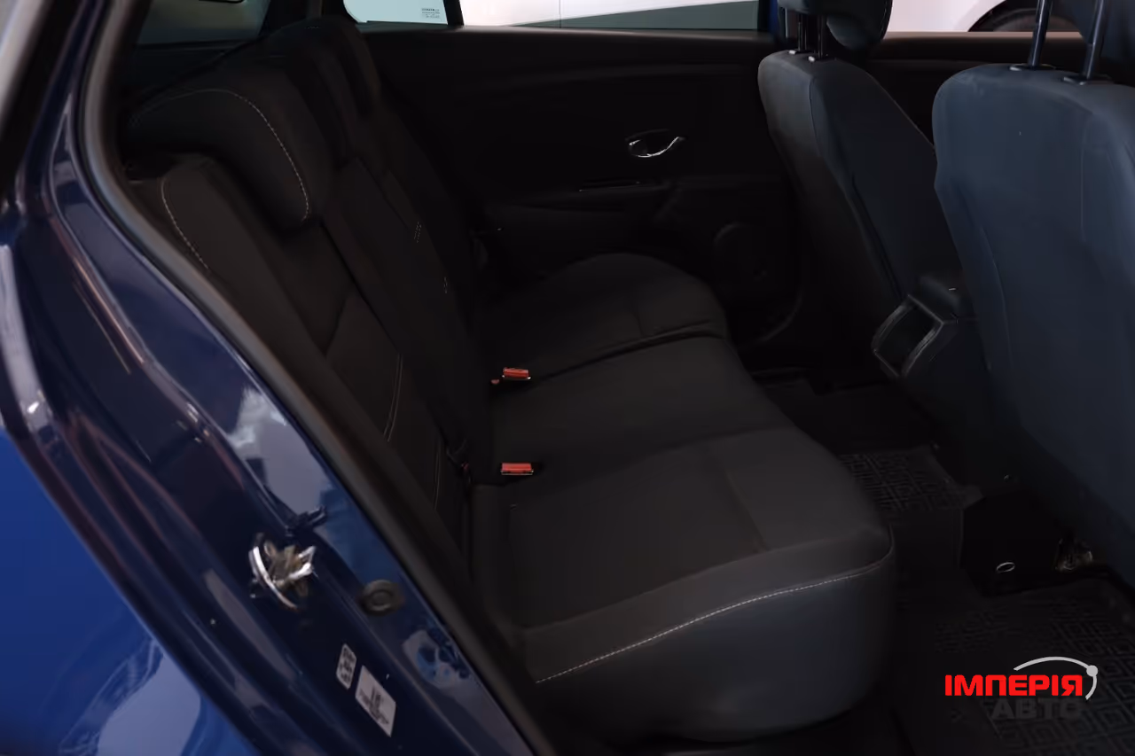 Renault Megane - фото 8