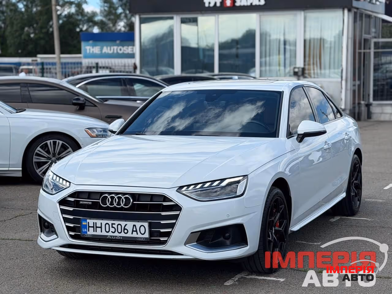 Audi A4 - фото 26