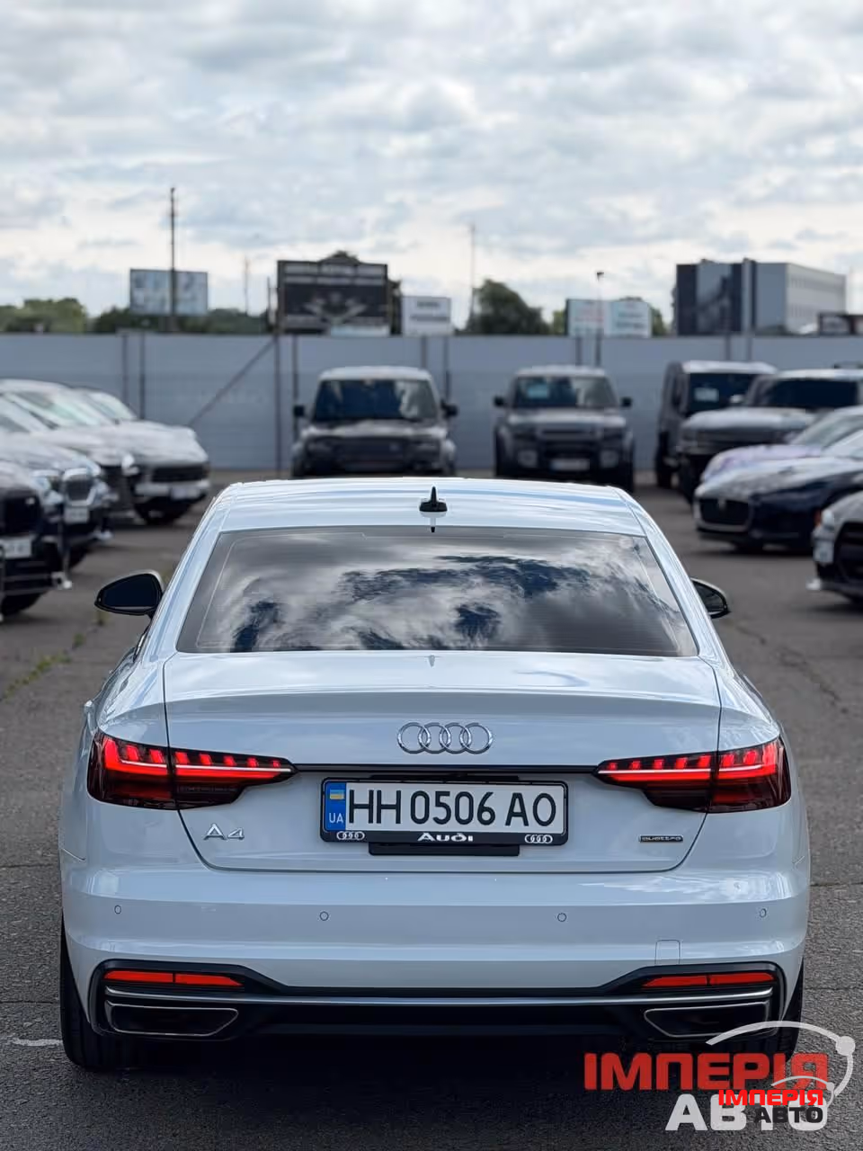 Audi A4 - фото 27