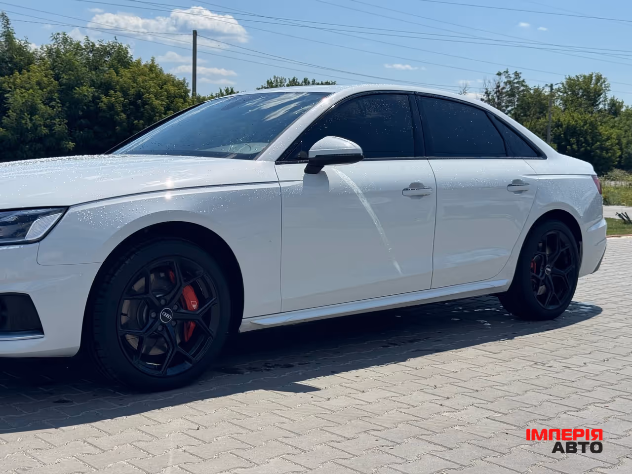 Audi A4 - фото 2