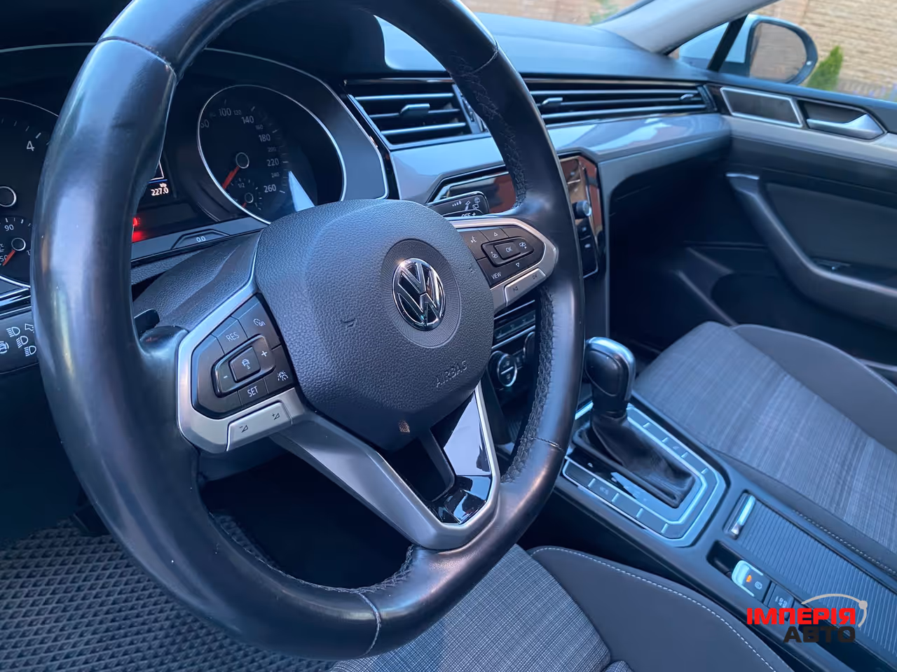 Volkswagen Passat - фото 23