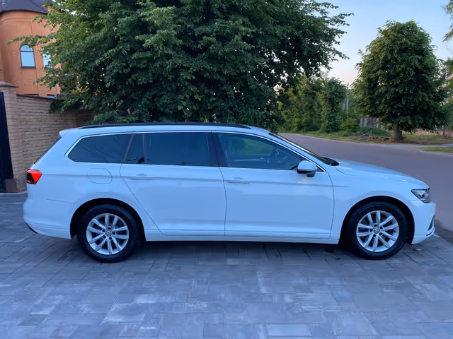 Volkswagen Passat - фото 4
