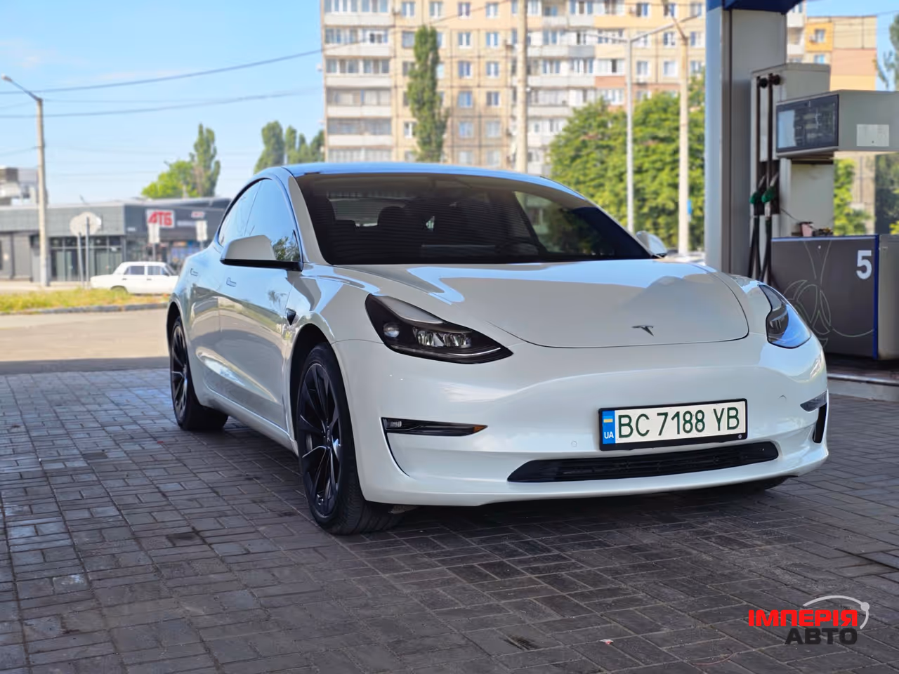 Tesla Model 3 - фото 1