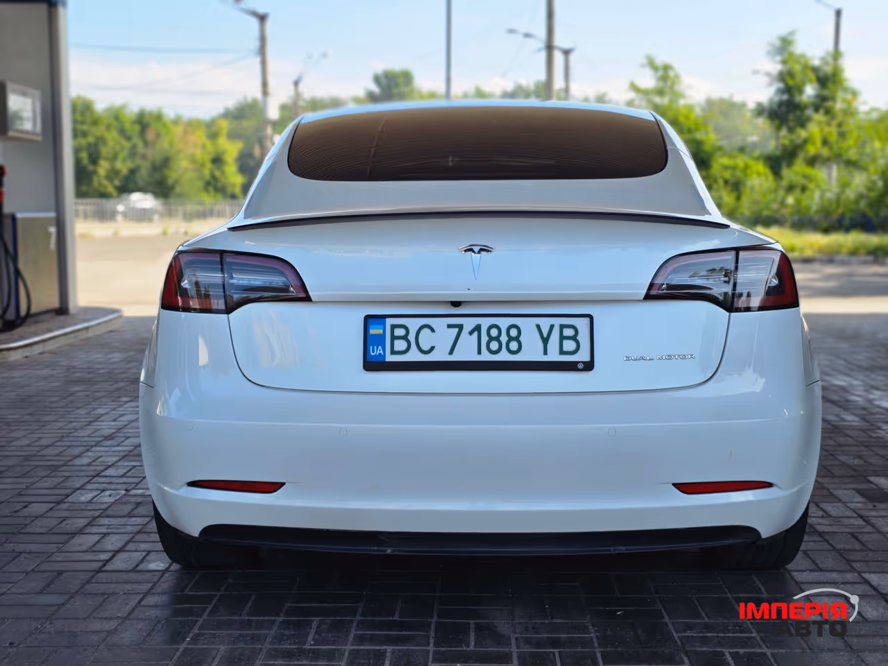 Tesla Model 3 - фото 13