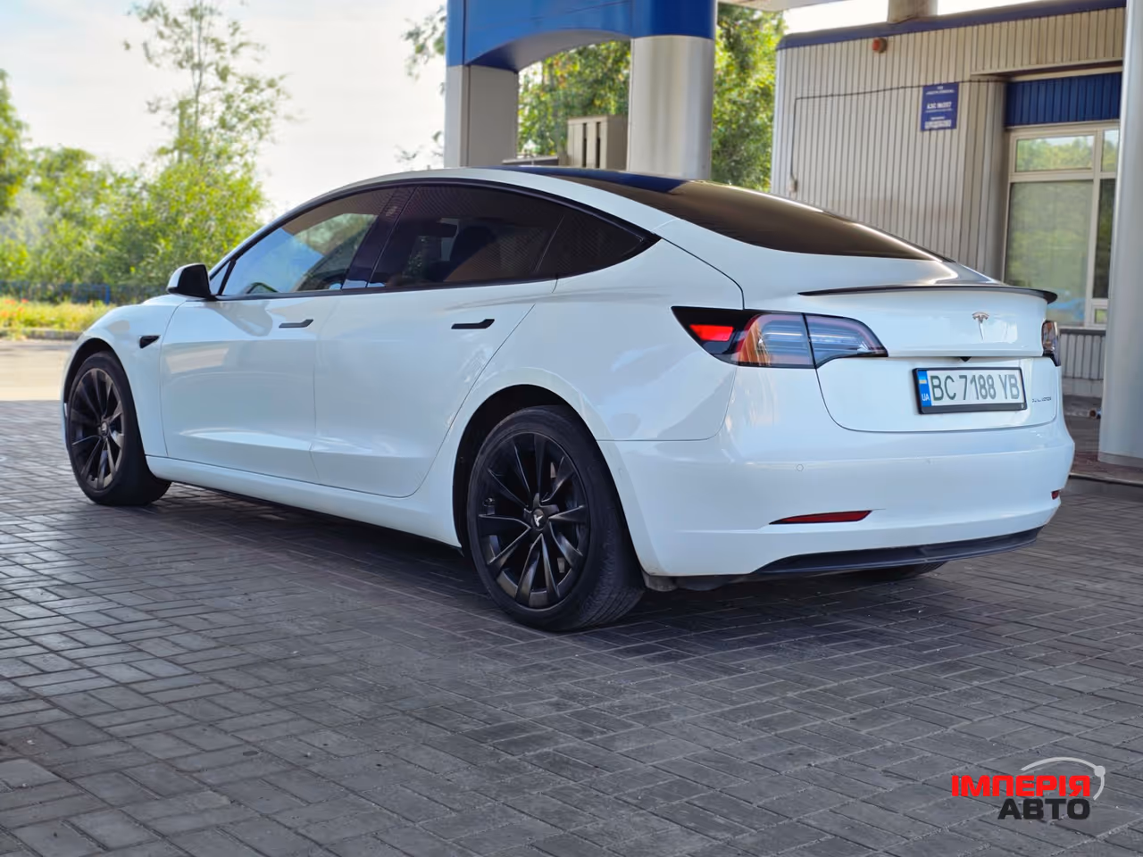 Tesla Model 3 - фото 12