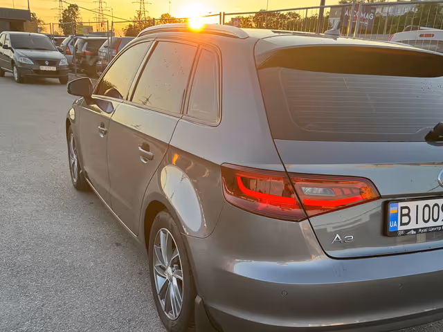 Audi A3 - фото 5