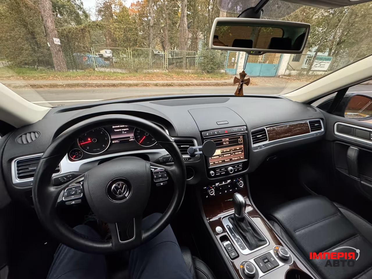 Volkswagen Touareg - фото 8