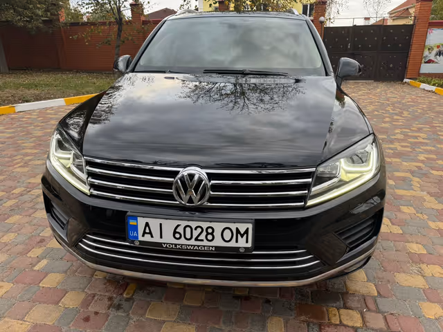 Volkswagen Touareg - фото 2
