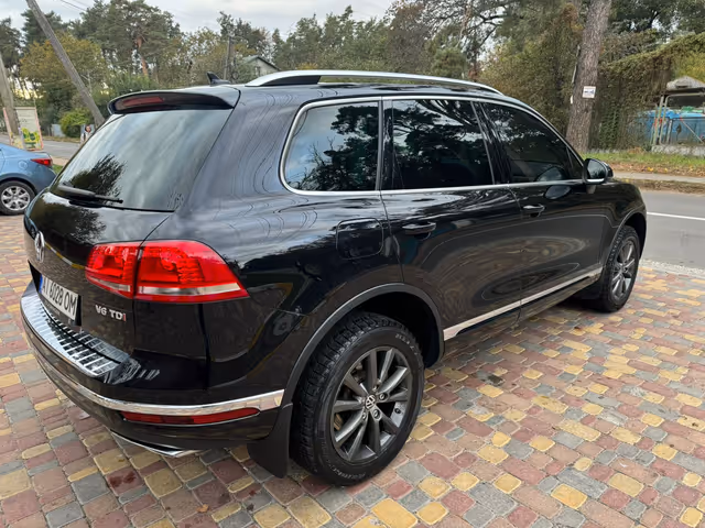 Volkswagen Touareg - фото 4