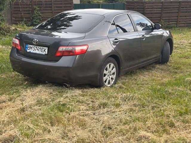 Toyota Camry - фото 4