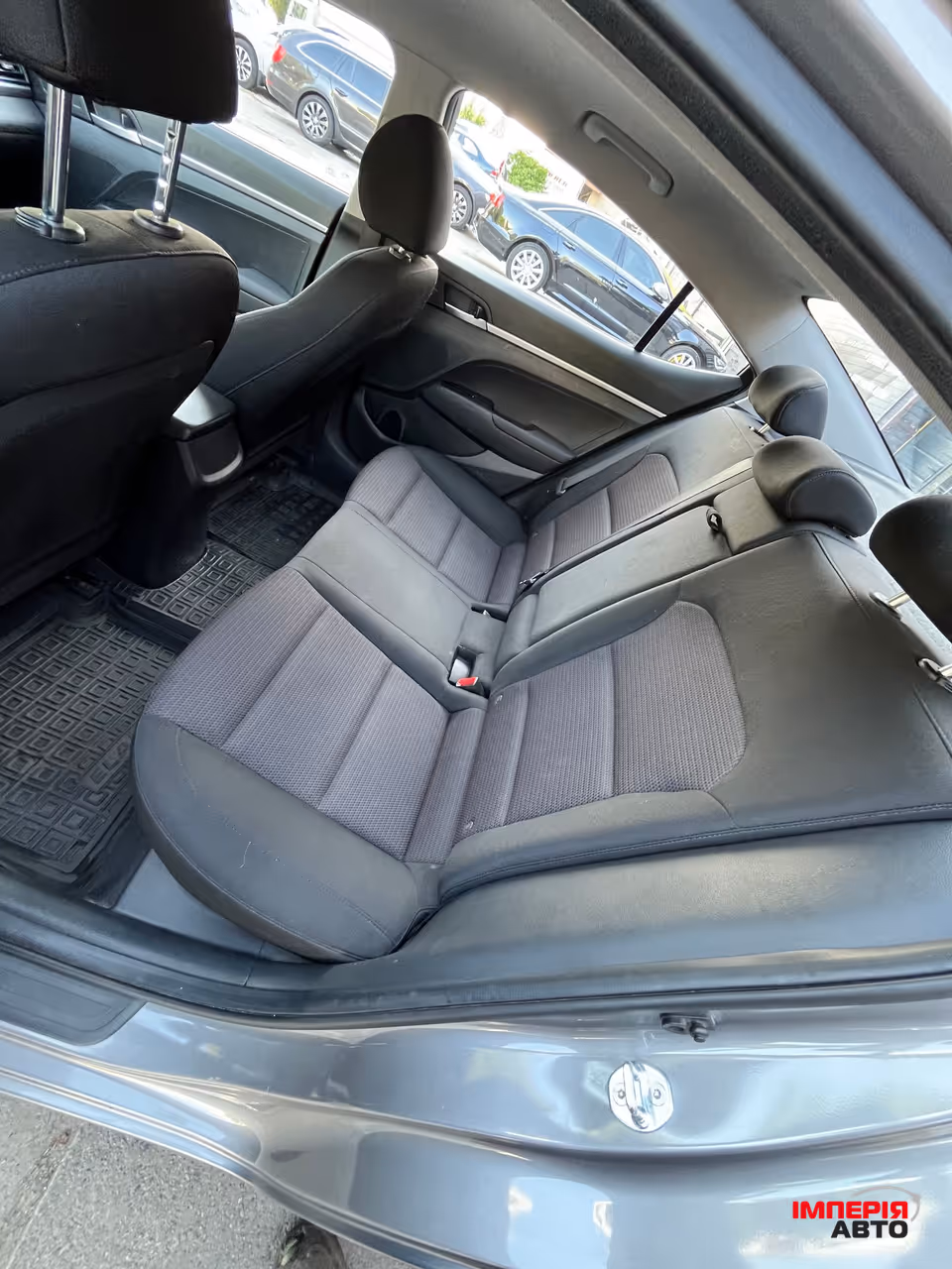 Hyundai Elantra - фото 17