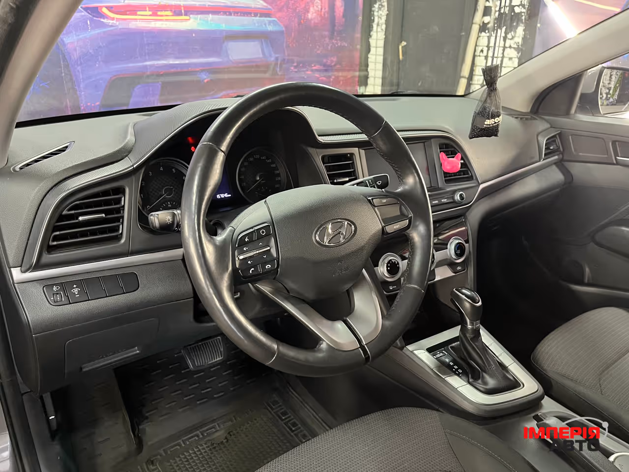Hyundai Elantra - фото 12